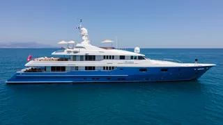 New Sanlorenzo SX88 Crossover motor yacht sold